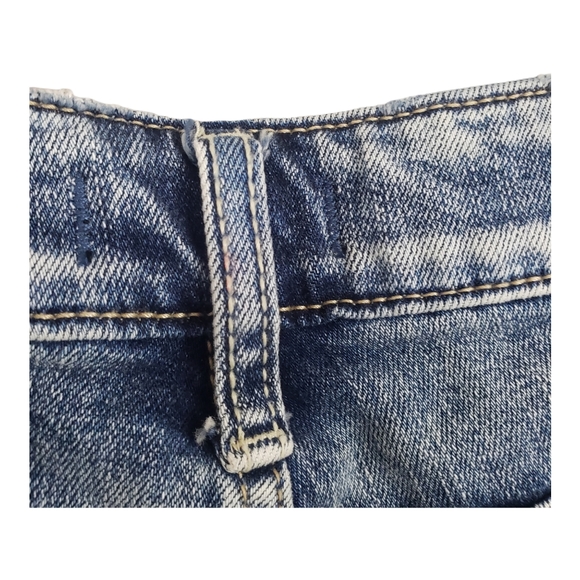 Silver Jeans Suki Mid Rise Capri - Picture 8 of 8